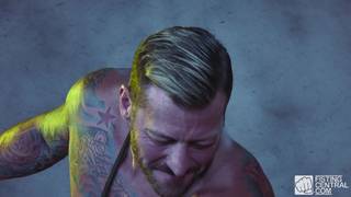 Hugh Hunter taucht sein ganzes Paar Hände in den Anus von Teddy Bryce Hugh Hunter taucht sein ganzes Paar Hände in den Anus von Teddy Bryce