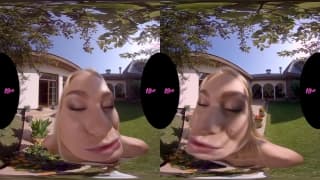 Sexy junges blondes Babe wird in der virtuellen Realität gefickt Sexy junges blondes Babe wird in der virtuellen Realität gefickt