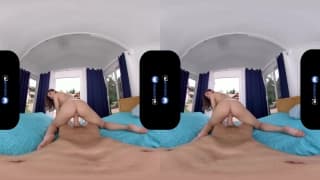 Paige Owens frisst sich in einen virtuellen Schwanzkopf Paige Owens frisst sich in einen virtuellen Schwanzkopf