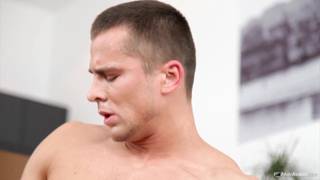 Boris genießt es, mit Ennio Guardi auf dem Boden zu ficken