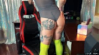 Eve zeigt ihre Qualitäten als Squirterin!