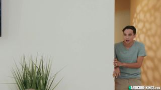 Busige MILFs gefickt von jungem Perverse