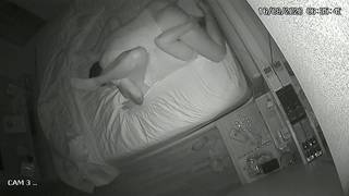 Russisches Paar teilt ihre Fick-Kamera