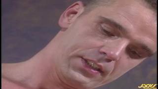 Buck Meadows genießt David Pierre mit Jeremy Jordan