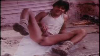 Ein Vintage-Video mit großen analen Penetrationen Ein Vintage-Video mit großen analen Penetrationen