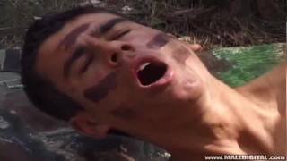 Victor ist immer glücklich mit Michael, Marc und Thomas. Victor ist immer glücklich mit Michael, Marc und Thomas.