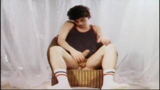 Wenn sie Schwänze lutschen, tun sie es tief und ficken auch