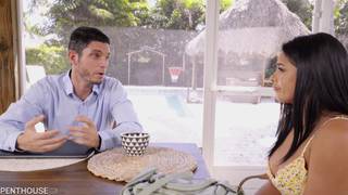 Serena Santos bekommt einen Creampie und Sperma auf ihre Titten