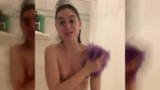 Riley Reid nackt in der Dusche und alle eingeseift bis Riley Reid nackt in der Dusche und alle eingeseift bis