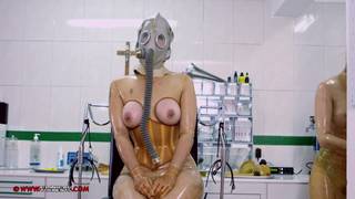 Eine sehr interessante Sexszene mit Honesty Calliaro und Zara DuRose