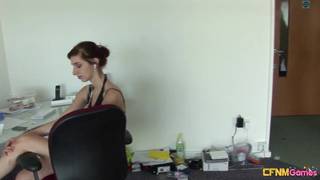 Wie Sie Ihrem Bürokollegen einen Sex-Witz vorspielen