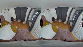 Heiße VR-Porno-Szene mit einer hübschen Brünetten!