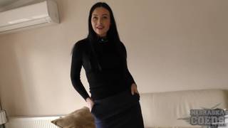 Die schöne Gabby Bella zeigt und berührt sich mit Leidenschaft Die schöne Gabby Bella zeigt und berührt sich mit Leidenschaft