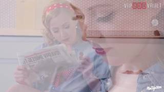 Vollbusige Blondine nimmt den Koch zum Frühstück Vollbusige Blondine nimmt den Koch zum Frühstück