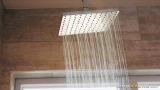 Hübsche Schlampe Ace Parker will immer noch flachgelegt werden