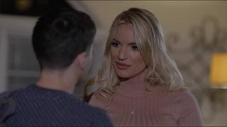 Rachael Cavalli reitet einen armen, jungfräulichen Jungen