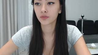 Genießen Sie die Aussicht! Brünette neckt mit Dessous