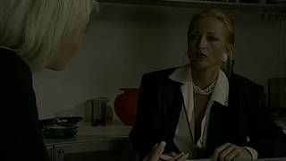 Busty MILF Kristal De Boor gangbanged auf Party Busty MILF Kristal De Boor gangbanged auf Party