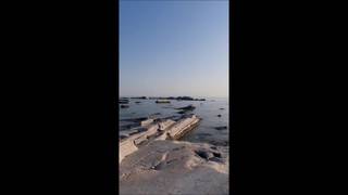 Freche Amateurin wichst schamlos in der freien Natur