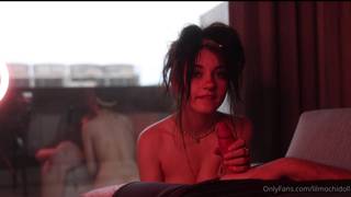 Tittenjob und Blowjob mit einer Amateur-Nymphomanin