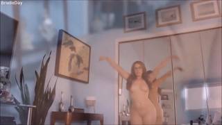 Amateur Mädchen ist eine echte Hure und liebt masturbieren