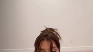 Sexy Puppe mit Brille wird hart in POV gefickt Sexy Puppe mit Brille wird hart in POV gefickt