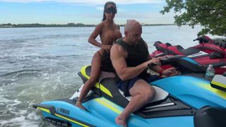 J.Mac ejakuliert über das ganze Gesicht von Miss Lexa