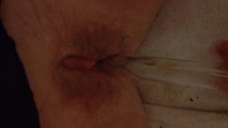 Masturbiere mit diesem Spielzeug, das mir sehr viel Freude bereitet.