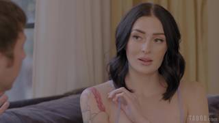 Nach einem Gespräch, Charlotte Sins fickt mit Chad Alva