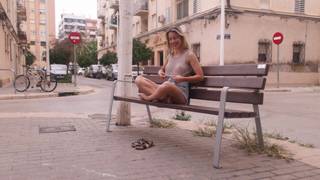 Das erste Mal, dass Cassandra ihre Titten auf der Straße gezeigt hat