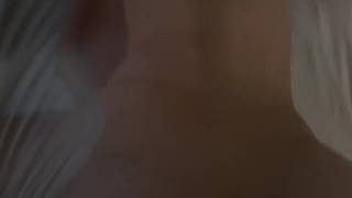 Die Hure fickt hart und sie fragt mich nach dem Creampie