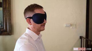 Stiefsohn lässt seinen Stiefvater an Thanksgiving sein Arschloch essen