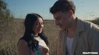 Nach dem Malen ficken Victor Ray und Ophelia Purr hart in der freien Natur