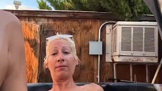 Porno-Kompilation von schönen Frauen, die Spaß beim Urinieren haben