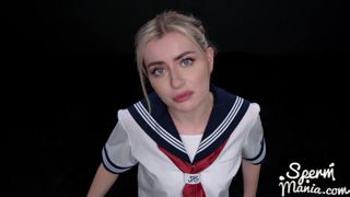 Emily Belle ist eine echte Sperma-Maniakin und schluckt alles