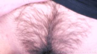 Penelope Reed ist eine Brünette mit haariger Pussy, die Blowjob in POV gibt Penelope Reed ist eine Brünette mit haariger Pussy, die Blowjob in POV gibt