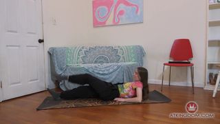 Sia Wood ist ganz behaart, aber wir lieben es, ihren Körper so zu sehen