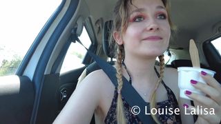 Louiselittlefrench findet sich einem Blowbang am Strand gegenüber!