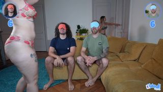 Khalamite und Freund saugen Hahn und gefickt in wilder Orgie