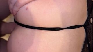 Dieses Mädchen liebt es, einen Schwanz zu lutschen und ihn mit Sperma spritzen zu lassen