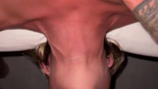 Margot Dulac französische reife Blondine, die tief in den Hals saugt Margot Dulac französische reife Blondine, die tief in den Hals saugt
