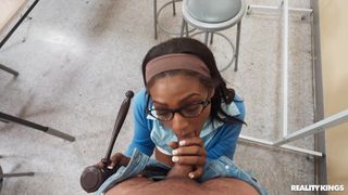 Schwarzes Babe Rhae Woods und Student Mike Ox's Rat ficken