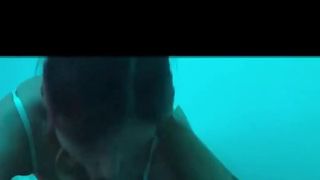 Französische Brünette Naiade Schauspielerin beim Ficken und Blasen auf ihrem Bett