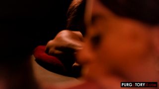 Samantha Creams lässt sich die Muschi vom Ehemann lecken und von Masseurinnen ficken