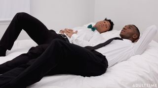 Kenzo Alvarez und Kai Taylor entscheiden sich, sich gegenseitig einen runterzuholen