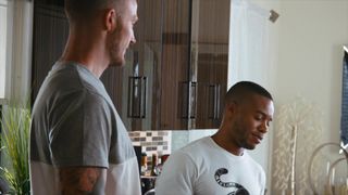 Christian Wilde vergisst seine Freundin und fickt seinen Freund Jake