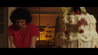 Der Gitarrist fickt die brünette MILF hart auf der Hochzeit