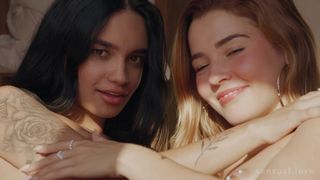 Neste SuperPorn, Agatha Vega, Dulce und Sofilie essen ihre Pussy