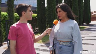 Le Niño Polla interviewt einige Frauen und fickt sie dann!