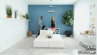 Lauren Phillips versucht dieses Haus zu verkaufen, indem sie einen reichen schwarzen Mann fickt